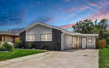 Building Photo - 505 Cypress Dr