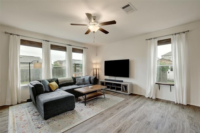 Building Photo - 9017 Norwich Castle