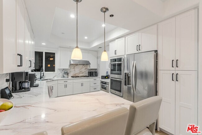 Building Photo - 20318 Blythe St