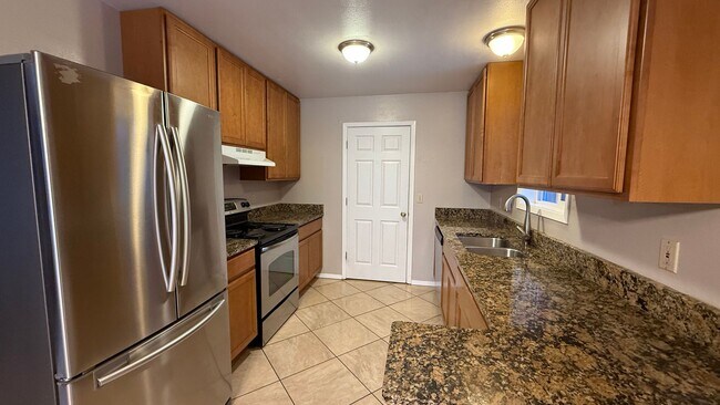 Building Photo - 3 Bedroom Ranch House w/Large 2 Car Garage and Fenced Yard!