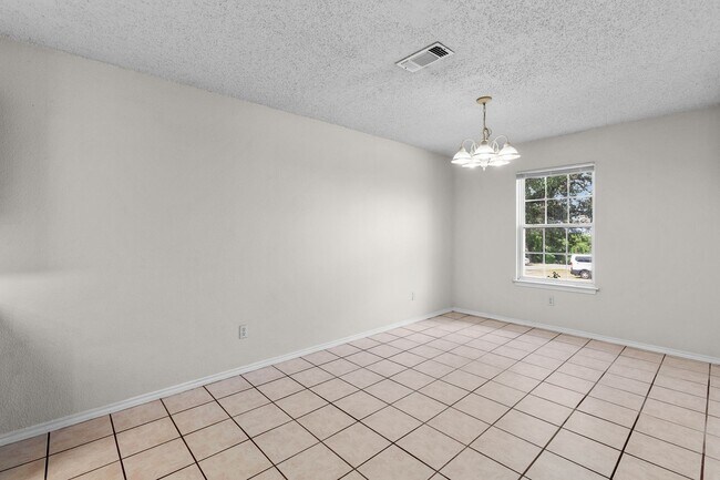 Building Photo - 1629 Gordon St