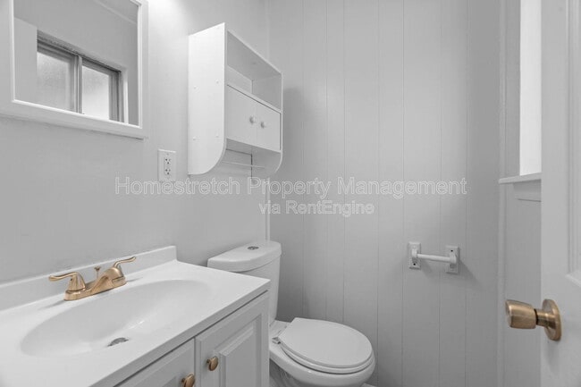 Building Photo - 235 Moule Dr