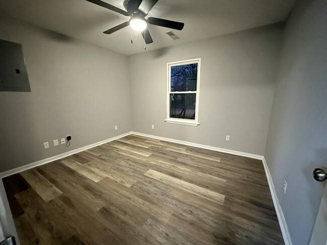 Building Photo - 4600 Wren Wood Dr