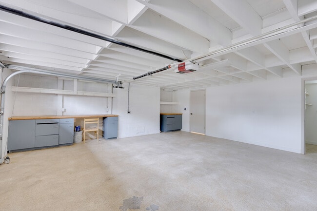 Building Photo - 408 Westwood Terrace