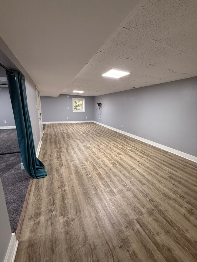 Building Photo - 4711 Highview Ct