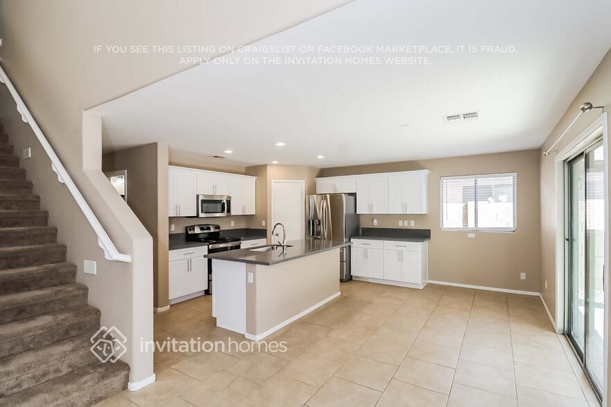 Building Photo - 10215 W Veliana Way