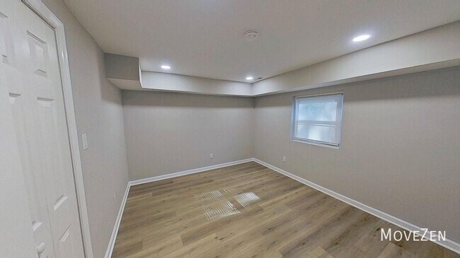 Building Photo - 7 Ratcale Ln