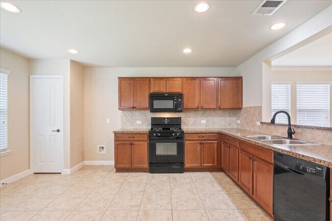Building Photo - 322 Salado Creek Ln