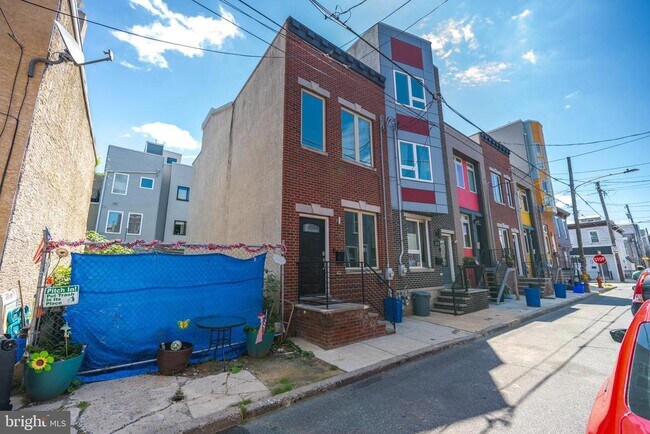 Building Photo - 1441 S Bouvier St