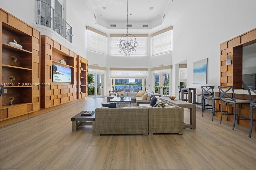 Building Photo - 3255 NE 184th St