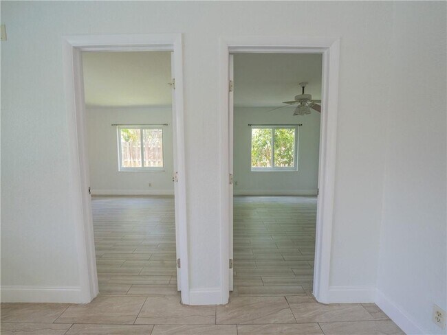 Building Photo - 5332 NW 29th Ct