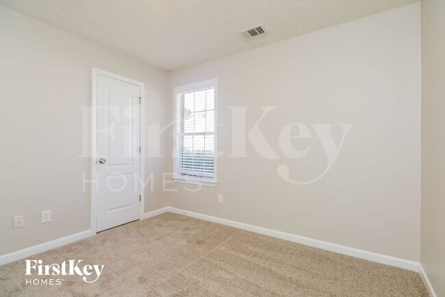 Building Photo - 205 Cameo Ct