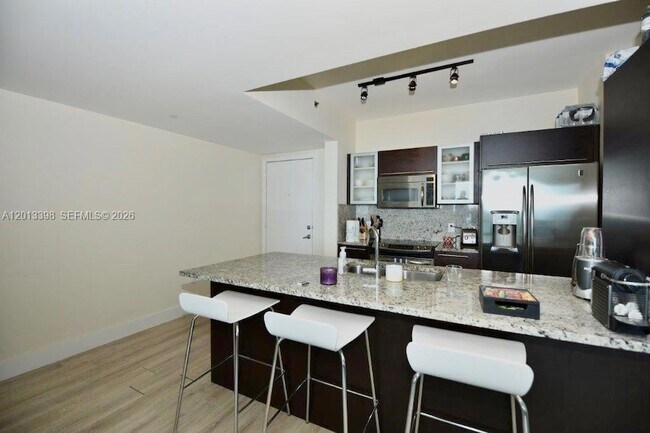 Building Photo - 951 Brickell Ave