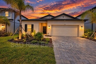 Building Photo - 5507 Freesia Dr