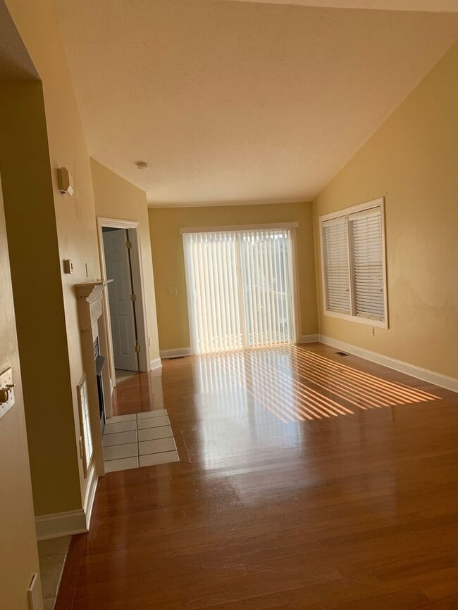Building Photo - 330 Pin Oak Dr NW