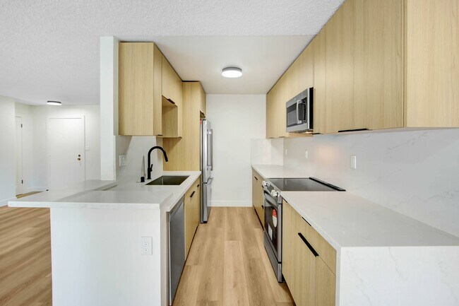 Building Photo - 5403 West 8th Street