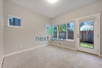 Building Photo - 4 BED & 3.5 BATH Townhouse FOR RENT
