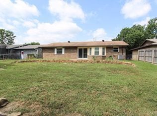 Building Photo - Updated 3 Bed 1 Bath House