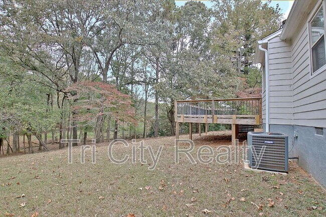 Building Photo - 150 Drennan Dr