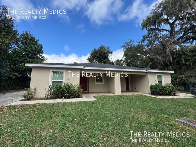 Building Photo - 708 Bon Air St