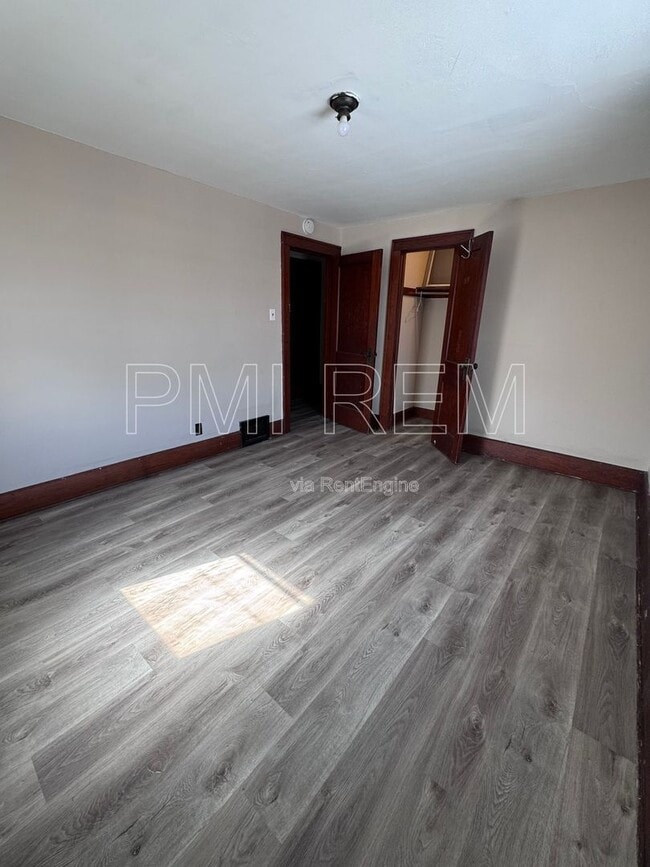 Building Photo - 1023 Harrison Ave SW