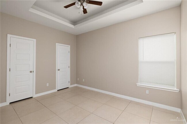 Building Photo - 10 Javalina Ave