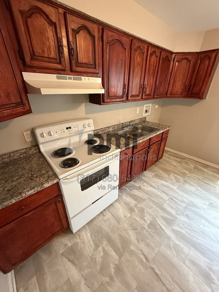 Building Photo - 9819 Bishop Ct