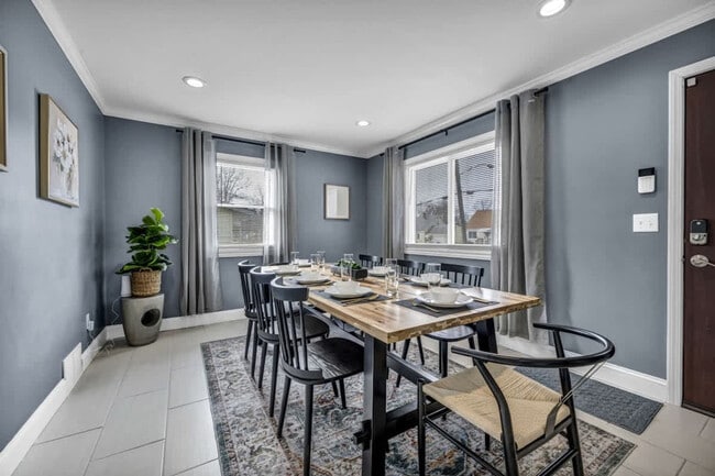 Building Photo - 1036 Union Ave