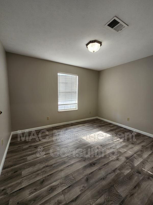 Building Photo - 978 N Franklin Ave