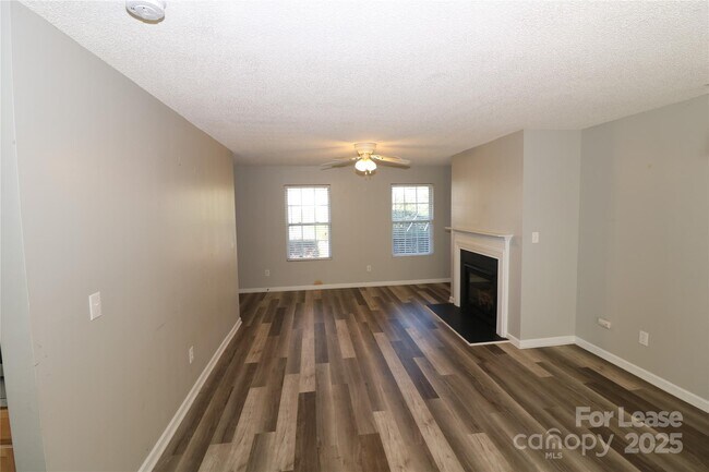 Building Photo - 1001 Boulder Dr