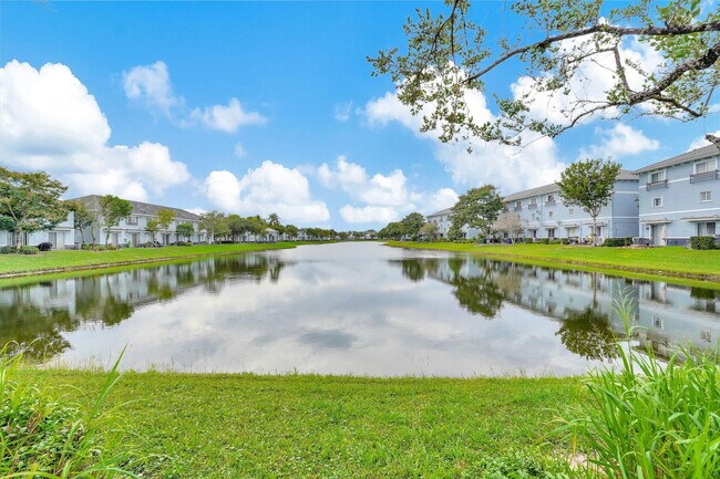 Building Photo - 1427 NW 34th Way