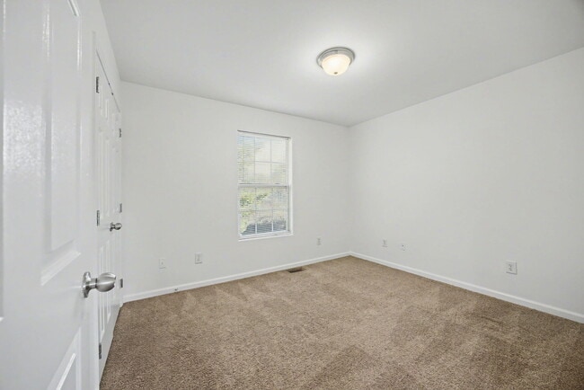 Building Photo - 2540 Sun Seeker Ct