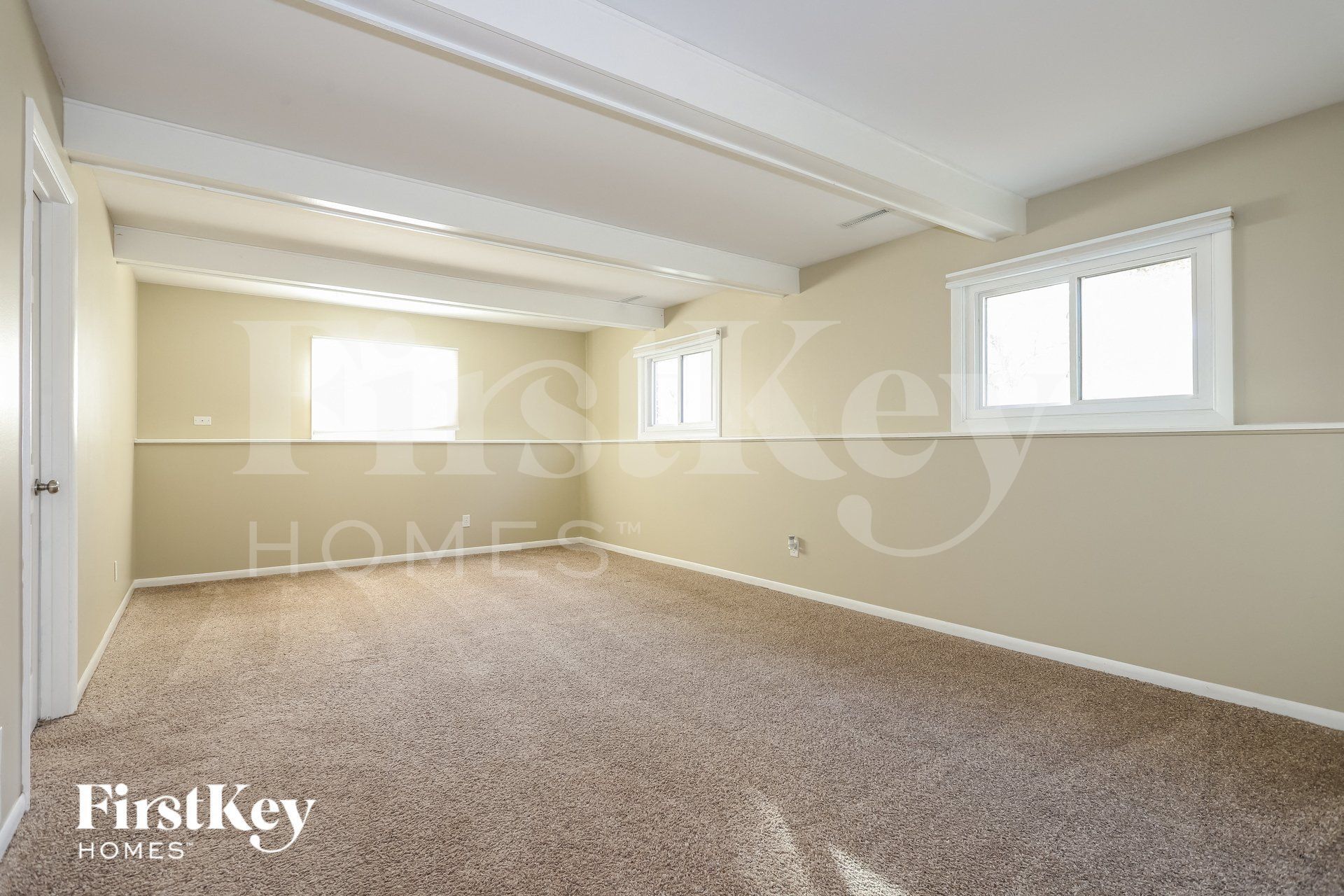 Building Photo - 923 Nottingham Ln