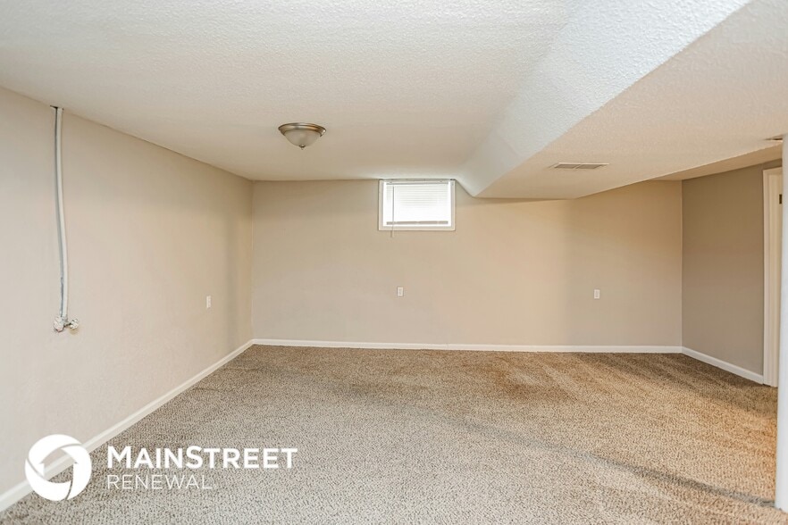 Building Photo - 7308 Maywood Ave