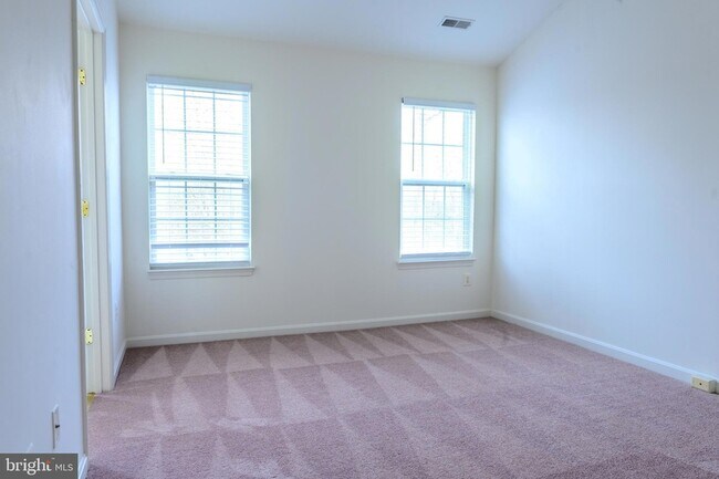 Building Photo - 3842 Koval Ln