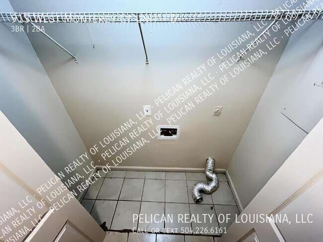 Building Photo - 913 Monterey Ct S