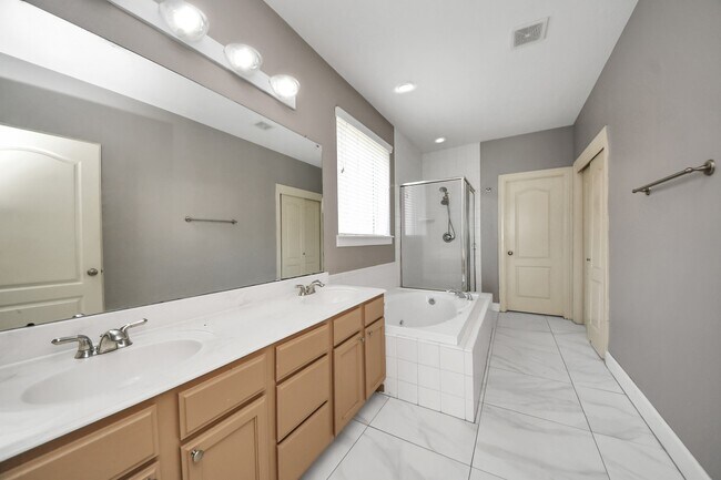 Building Photo - 4610 Plum Forest Rd