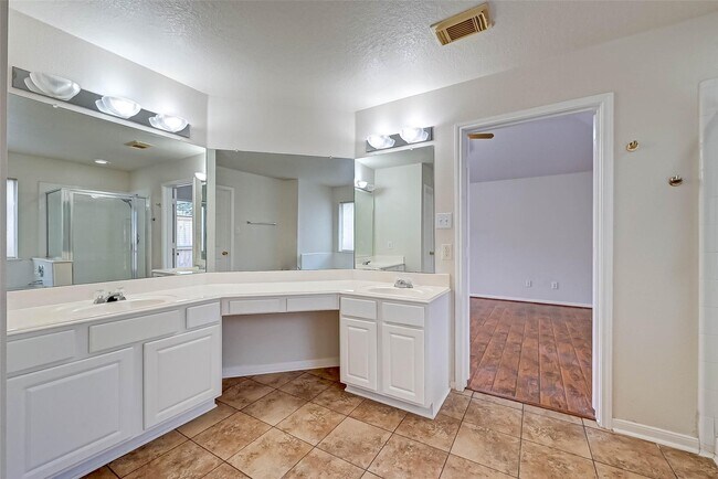 Building Photo - 3630 Winstrome Ct