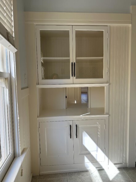 Building Photo - 665 43rd St