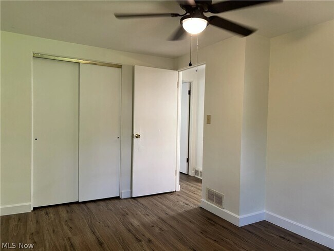 Building Photo - 3601 Beaumont Dr