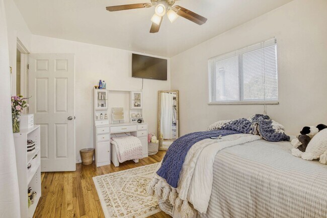 Building Photo - Spacious Cul-de-Sac Home Near CSU