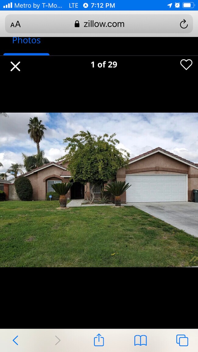 Building Photo - 6213 Green Garden Dr