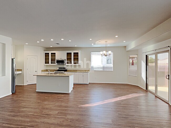 Building Photo - 12659 N Maize Dr