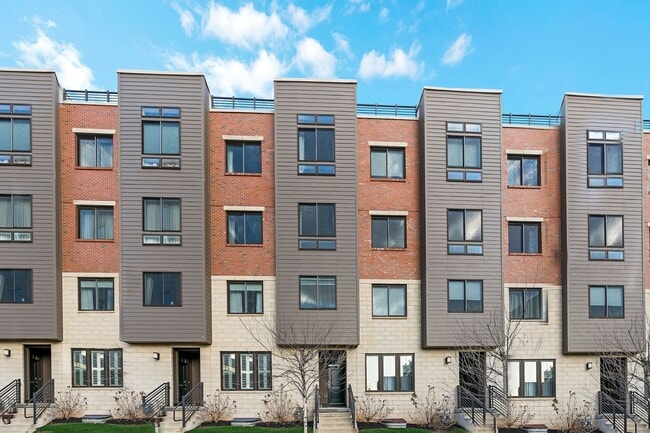 Building Photo - Stunning Carriage Home in the King of Prussia Town Center