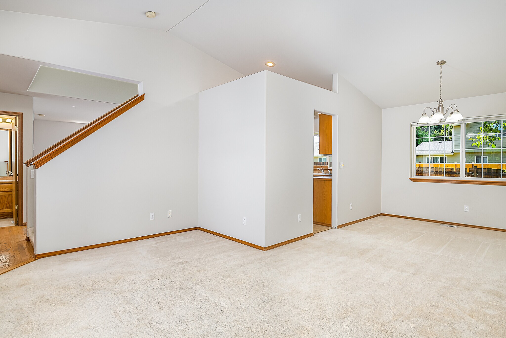Building Photo - 15524 Chestnut Dr SE
