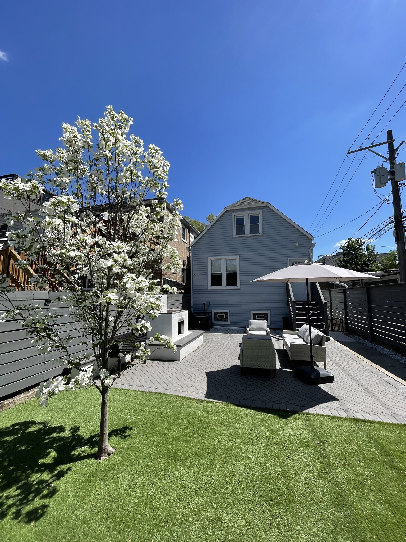 Building Photo - 814 N Fairfield Ave