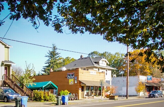 Building Photo - Spacious 2 Bedroom with Stylish Updates + A/C, W/D, D/W!