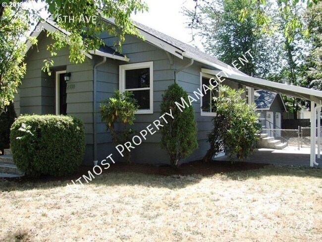 Building Photo - 2108 SE 6th Ave