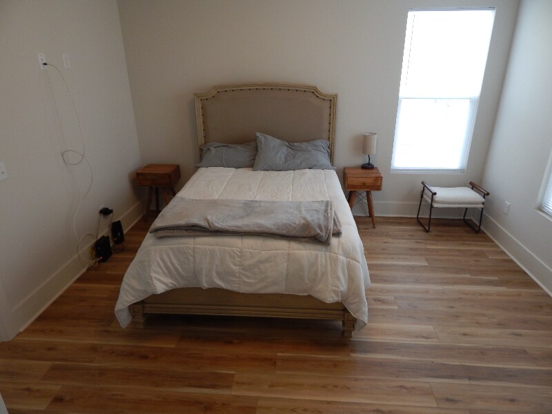 Building Photo - 233 Marshland Ln