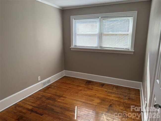 Building Photo - 1458 Anderson St